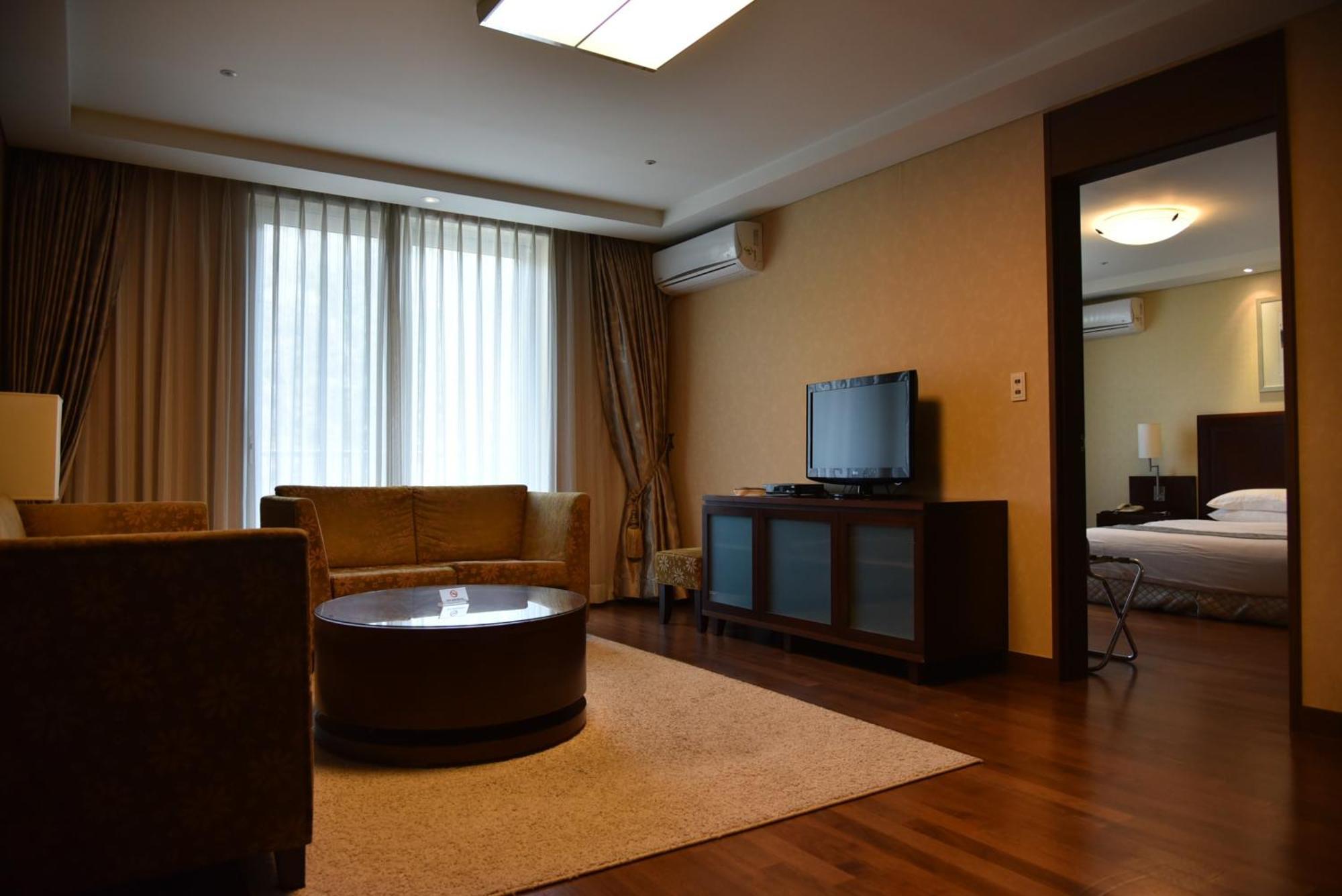 Pocheon Adonis Art Hill Hotel Экстерьер фото